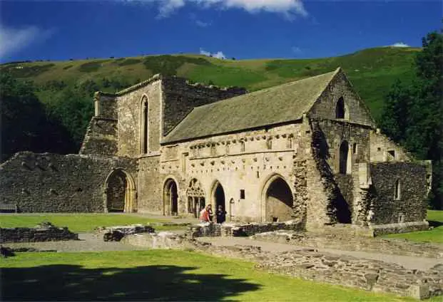 valle crucis abbey
