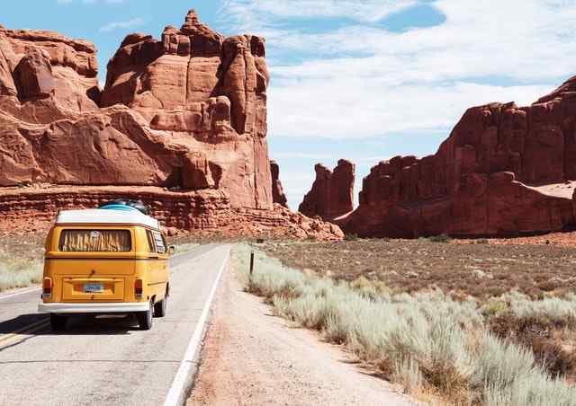 12 Entertaining Road Trip Games for Two People (Fun In The Car)